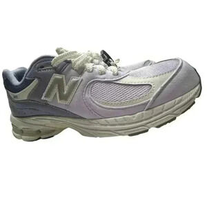 2002R Astral Purple' New balance Size 7